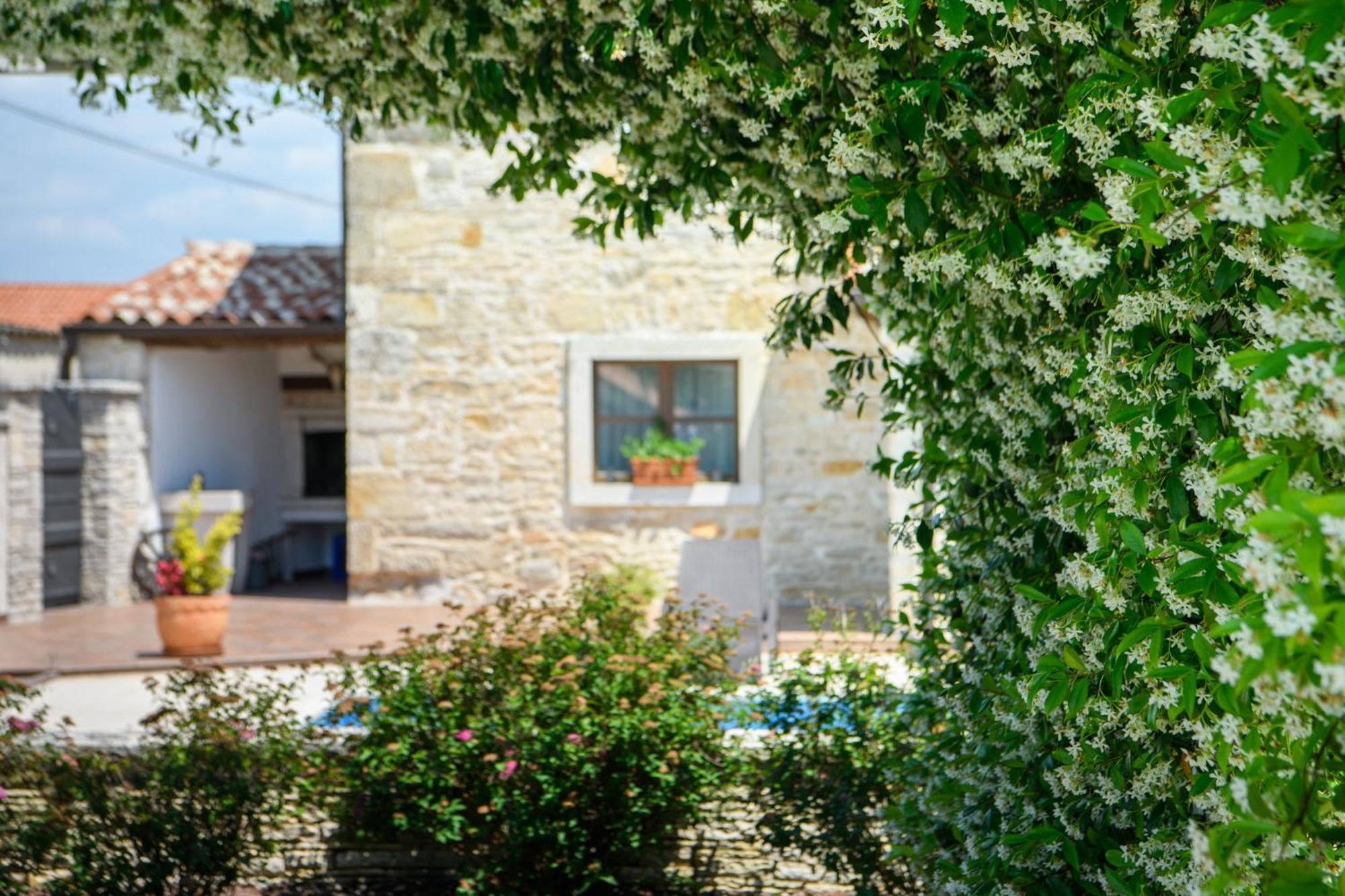 Villa Gina Valtura Екстер'єр фото